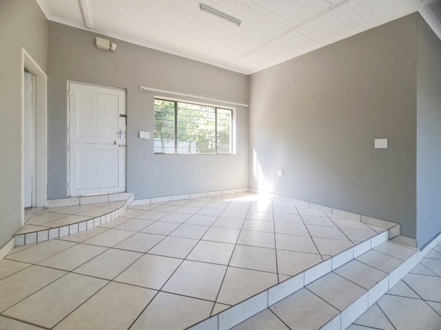6 Bedroom Property for Sale in Meerhof North West